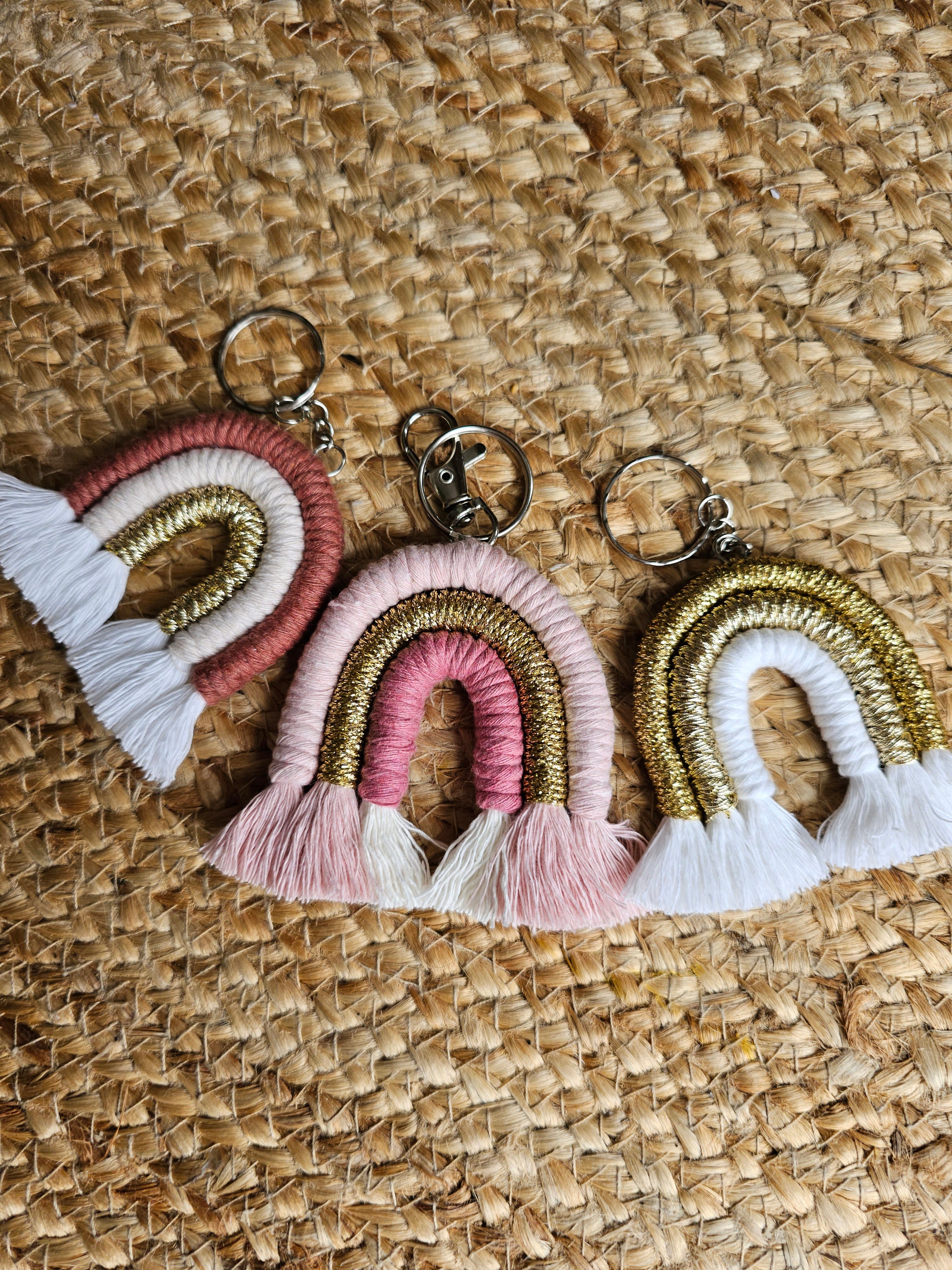 Handgemachter Regenbogen-Schlüsselanhänger Makramee - Bunter DIY Anhänger Für Taschen & Geschenke