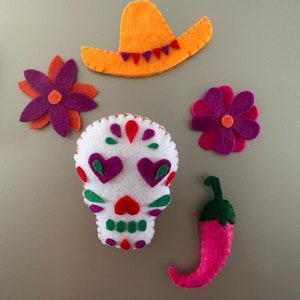 Day of the Dead felt Pattern, Calaveras, Sugar Skull, Día de los Muertos, PDF Pattern. Day of Death garland. Halloween sugar skull.