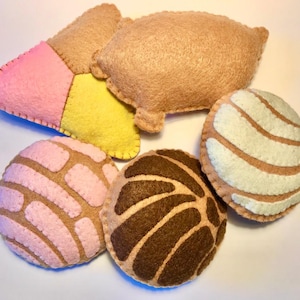 Mexican felt bread,PDF felt bread pattern, felt food, felt ornaments, felt valentine ornaments, pdf patterns, felt bread patterns, bread