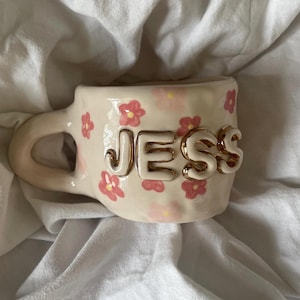 Mug personnalisé fleurs de cerisier : tasse en céramique faite main avec or 24 carats