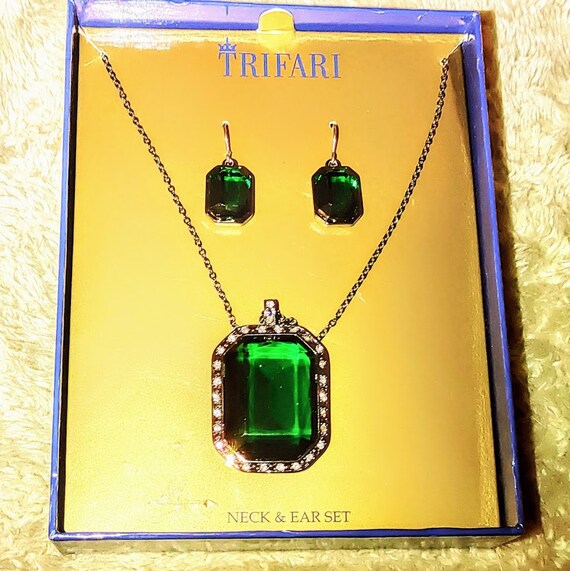 Bali Style Diamond Shape Dangles Gift for Her 26 In Vintage Filigree Facet Emerald Glass Jewel Turquoise Cab Pendant Necklace