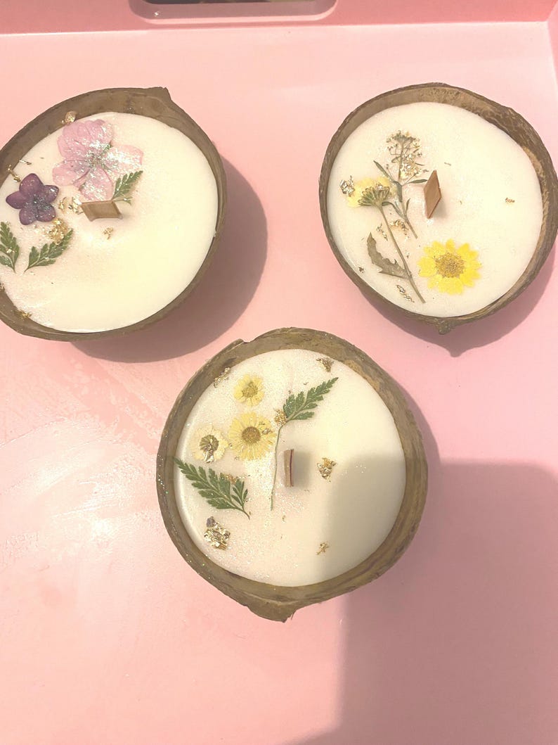 Natural Coconut Shell 100% organic Soy Candle. Indoor/Outdoor creamy coconut or citronella Bild 7