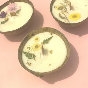 Natural Coconut Shell 100% organic Soy Candle. Indoor/Outdoor creamy coconut or citronella Bild 8