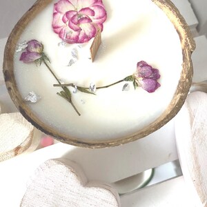 Natural Coconut Shell 100% organic Soy Candle. Indoor/Outdoor creamy coconut or citronella Bild 2