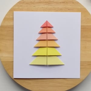 Carte d’arbre de Noël en origami, carte de Noël, carte de Noël moderne, carte de Noël colorée, carte de Noël lumineuse, carte de Noël funky