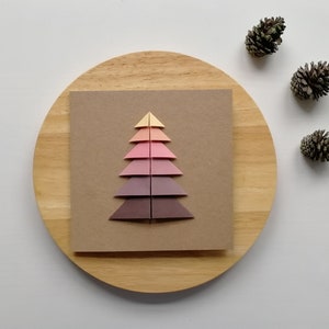 Carte d’arbre de Noël Origami faite à la main