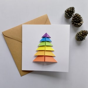 Arbre de Noël en origami | Bonne carte de sapin de Noël | Carte de vœux moderne | | aux couleurs de l’arc-en-ciel Édition Fierté