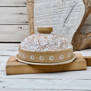 Daisy Butter Dish with Lid rustic