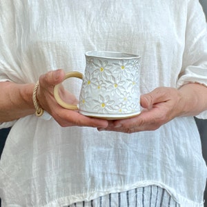 Coffee Mug Marguerite Floral Pattern