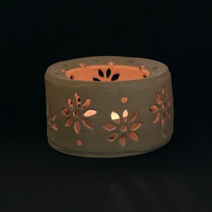 Mug and Teapot Candle Warmer Marguerite Openwork Floral Pattern