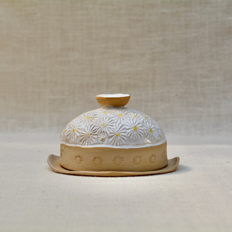 Daisy Butter Dish with Lid yellow center