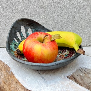 Decorative Fruit Bowl with Openwork Detail