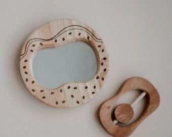 Ensemble hochet et miroir pour bébé