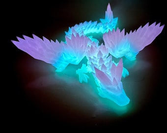 Magic Wing Crystal Dragon Glow In Dark Rainbow 3D Impreso Estantería Decoración Escritorio Decoración Fidget Sensorial Juguete Estrés Cosplay Fantasía Alada