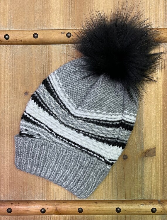 Chunky Knit Hat Grey Stripes With Pom Pom - Etsy display picture 3