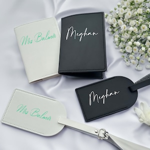 Maßgeschneiderte Heißpräge-Passhülle aus Leder | Hochzeit Trauzeuge Brautjungfer Trauzeuge Geschenk Hochzeitsreise-Geschenk | personalisiertes Geschenk für sie