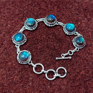 Handmade 925 Sterling Silver Labradorite Bracelet: Round Stone Design