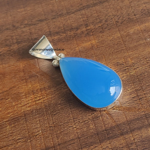 Colgante de calcedonia azul: collar hecho a mano de plata de ley 925.