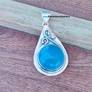 Collier fait main en argent 925 avec pendentif calcédoine bleue