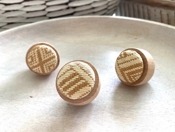 dresser knobs boho 12 Pieces 35mm Boho Dresser Knobs Rattan Knobs Wood Drawer Knobs Round Wooden Dresser Handles with Screws,Nature, Size: 3.5 cm, Brown