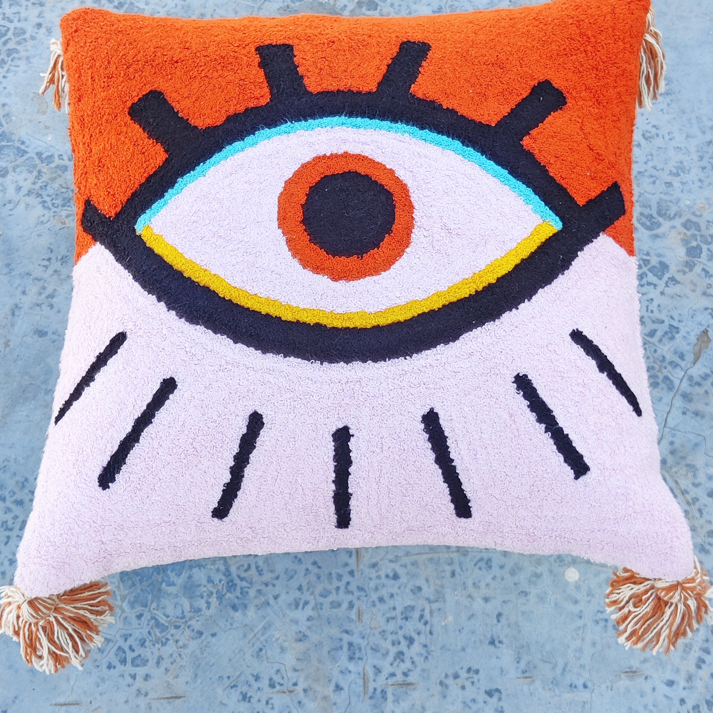 イーヴィルアイ刺繍入りクッションカバー：ピンクボヘミアン風