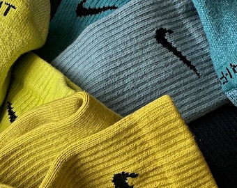 3 pares (COLECCIÓN MONOCROMADA) Calcetines Nike Everyday Plus de algodón con amortiguación Dri-Fit, teñidos a mano en VERDE