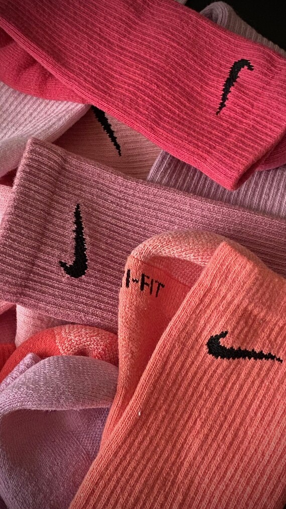 nike dri fit pink socks