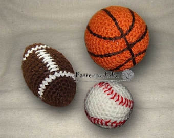 Patrón de crochet para juguetes de baloncesto, fútbol y béisbol; incluye patrón gratuito de adorno navideño.