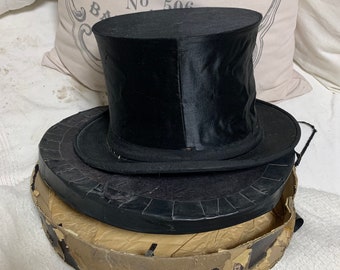 Chapeau Claque with hat box