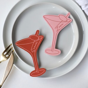 Sjabloon roze en rode MARTINI PLACE CARD | cocktailillustratie, handgeschreven plaatskaartje, vrijgezellenfeest, vrijgezellenfeest, doe-het-zelf plaatskaartje