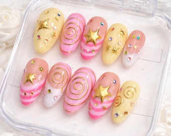 Unghie finte in gel fatte a mano, unghie finte acriliche personalizzate