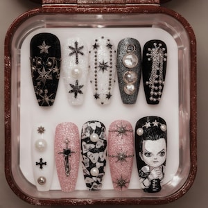 Gothic Anime Press On Nails | Black Pink Cross Star Pearl 3D Nail Art | Handmade Kawaii Goth False Nails for Cosplay & Alternative Fashion