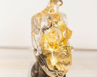 Fit Pregnant Plus size Female /& Male goddess keychain