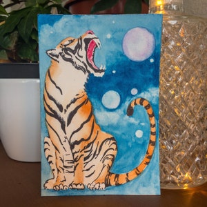 Carte Postale "the Tiger & 2 moons" peinte à la main, aquarelle, env. 10 x 15 cm, Année du tigre, Nouvel an lunaire chinois