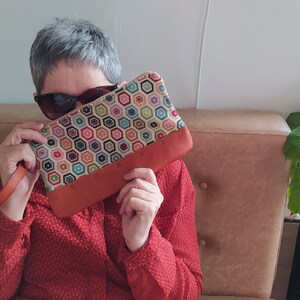 Cartera de mano de piel Tave, Colección Contrastes