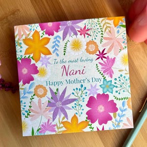 Carte Joyeuse Fête des Mères Bloom Nani - Carte de voeux fleurie pour la Fête des Mères - pour maman - pour elle - maman - maman - première fête des Mères - fleurs