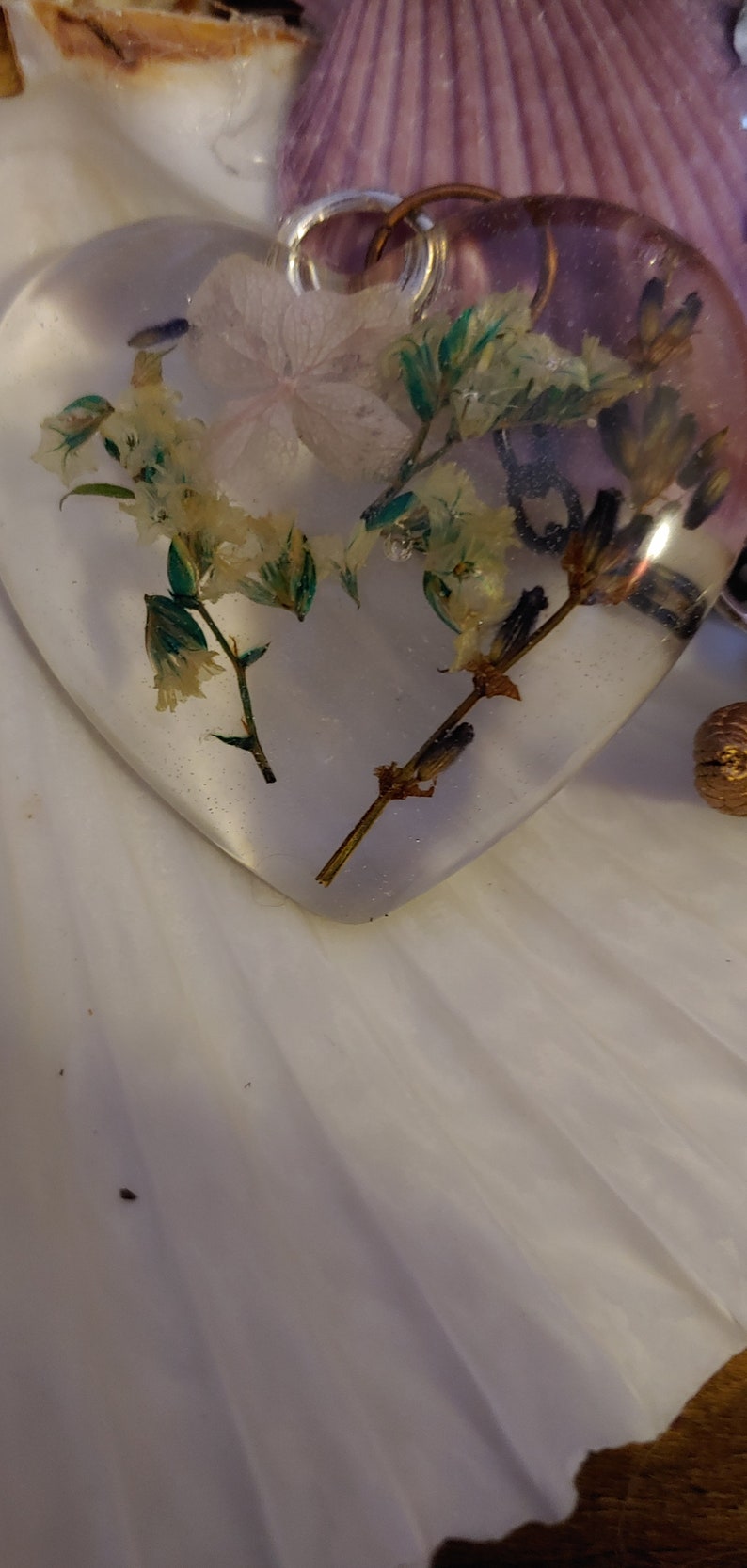 Heart and flowers keyclip