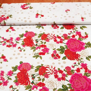 Thong Korn Privat kollektion av Namps handtryckt bomull. Ros och krysantemum