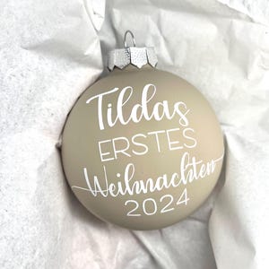 Personalized Christmas tree bauble with text. - 8 cm - white gold transparent glass
