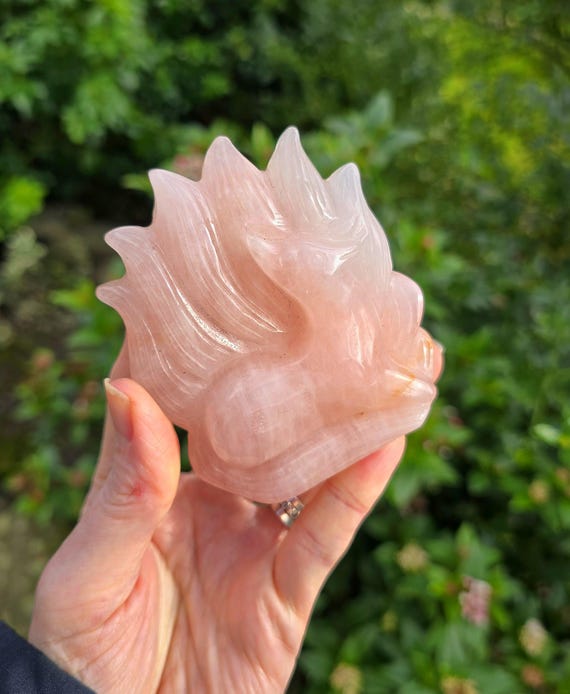 ローズクォーツ九尾狐彫刻：風水クリスタル - Etsy 日本