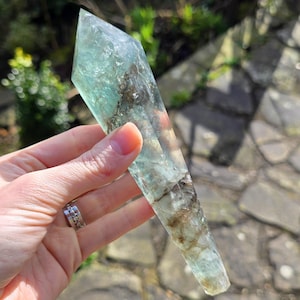 Green Fluorite Wand, Rainbow Fluorite Crystal point, Crystal Home Decor, Positivity Crystal Healing Stone, Flashy Crystal Witches Wand