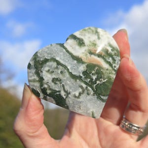 Moss Agate Heart carving palm stone,Puffy Heart crystal healing stone, Green Druzy altar Palm stone, Abundance Growth and Protection Stones
