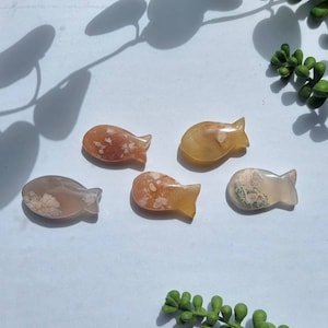 Flower Agate Fish Carving, Cherry Blossom Crystal Healing Mini Fish, sakura Agate Mini Animal Carvings, Ocean Crystals