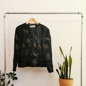 Tagore Blume Patchwork Leder Blazer Damen Größe S-M / elegante LederBlazer mit Blumen und großen Knöpfen / abgeschnitten Lederjacke