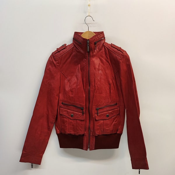 Veste en cuir de course vintage Tom Tailor, veste en cuir rouge vibrant des années 90 avec fermeture à glissière et détails, Taille xs - s veste en cuir rouge