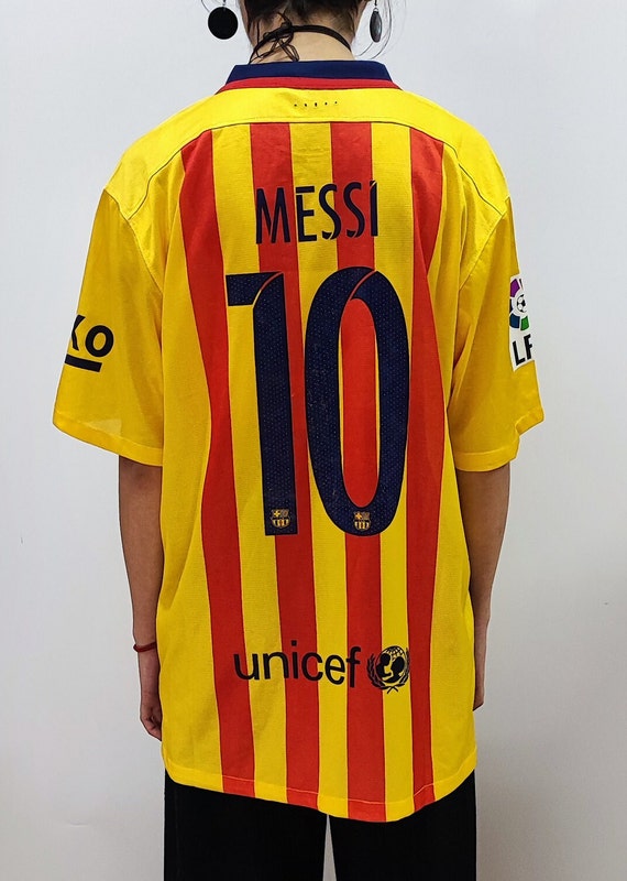 FC Barcelona Qatar Airways Messi t-shirt size M -… - image 3