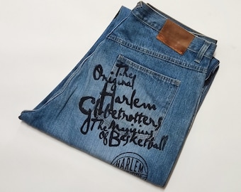 Fubu The Collection 'Harlem Globetrotter' big baggy jeans - Einzigartige blaue stonewashed jeasn mit 5 Taschen und Reißverschluss-Hosenschlitz - Größe 42