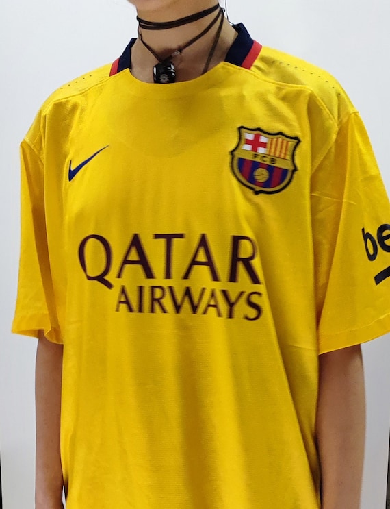 FC Barcelona Qatar Airways Messi t-shirt size M -… - image 4