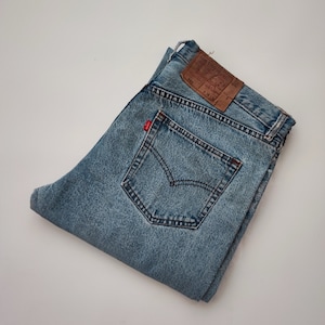 Jeans dritti classici Levi&#39;s 501 - 5 tasche Jeans 501 Levis vintage azzurri - Levis stone washed denim taglia 38x32