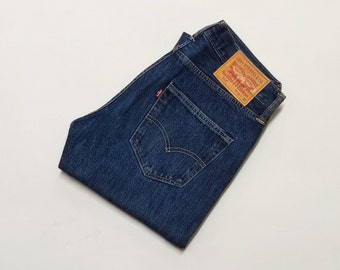 Vintage Levi's 501 Blue Jeans, Größe 30x30 – Gerade geschnittene, normale High-Mid-Jeans, blaue Stonewashed-Jeans, Knopfleiste und 5 Taschen